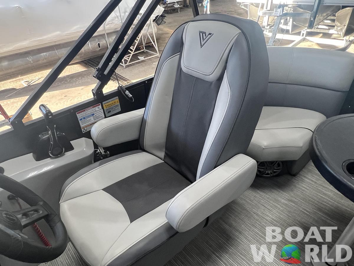 Used 2024 Viaggio Lago V16U & 60HP Suzuki 4Stroke -$24,995