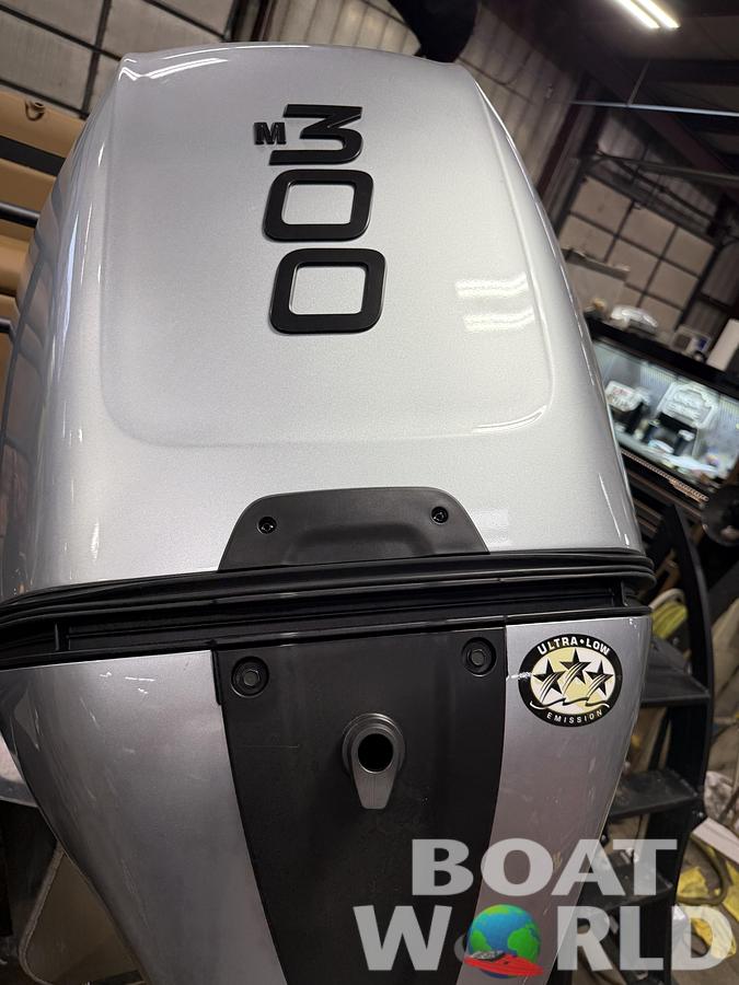 2026 Bentley 300HP Legacy 243 Navigator Tritoon $68995