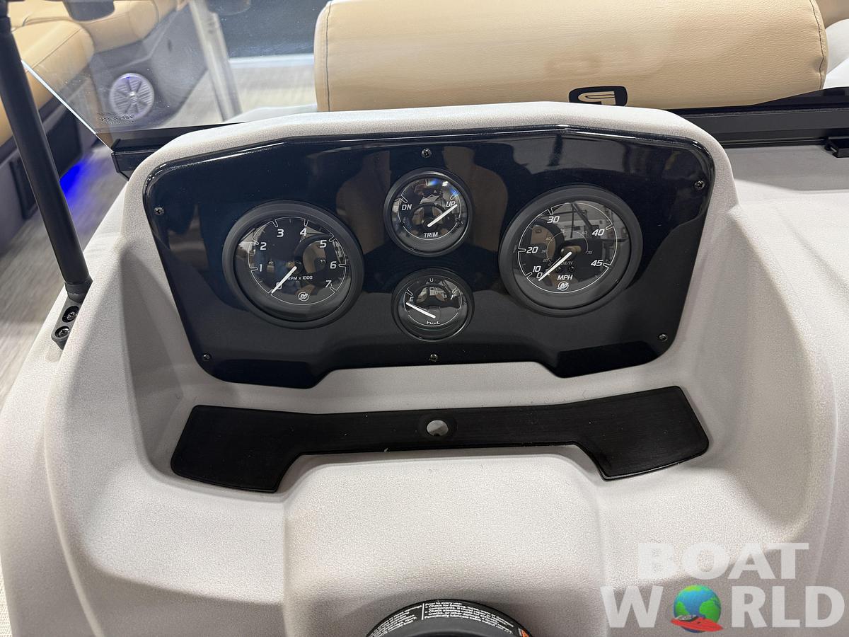 2027 Princecraft Vectra 23 RL Swingback Lounge Pontoon $36995
