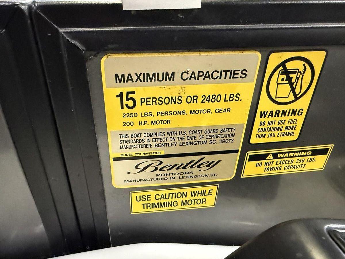 Used 2020 Bentley Pontoons Legacy 223 Navigator Quad Lounge Tritoon & Suzuki 140HP 4-Stroke EFI