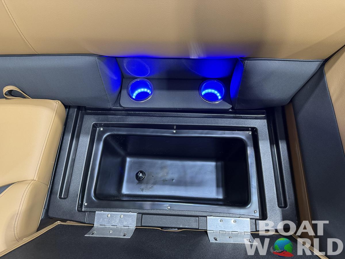 2026 Bentley Pontoons Legacy 223 QSB Swingback Tritoon 