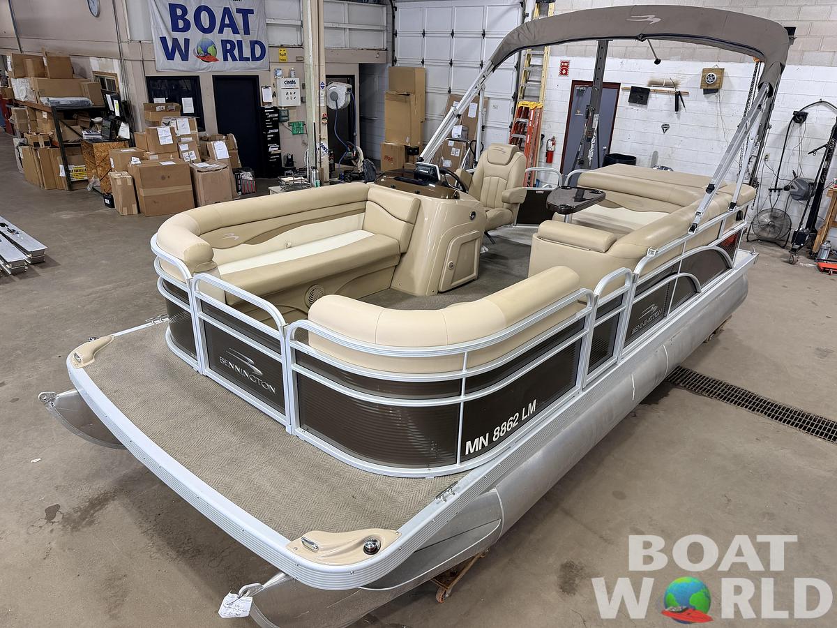 Used 2016 Bennington 20 SLM & 50HP Yamaha 4Stroke -$19,995