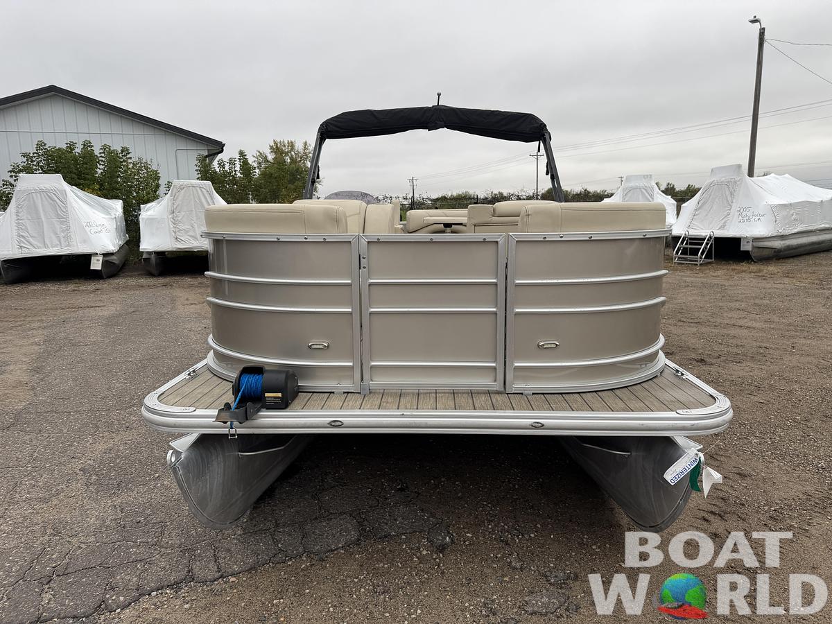 Used 2018 Sylvan Mirage 820 Cruise