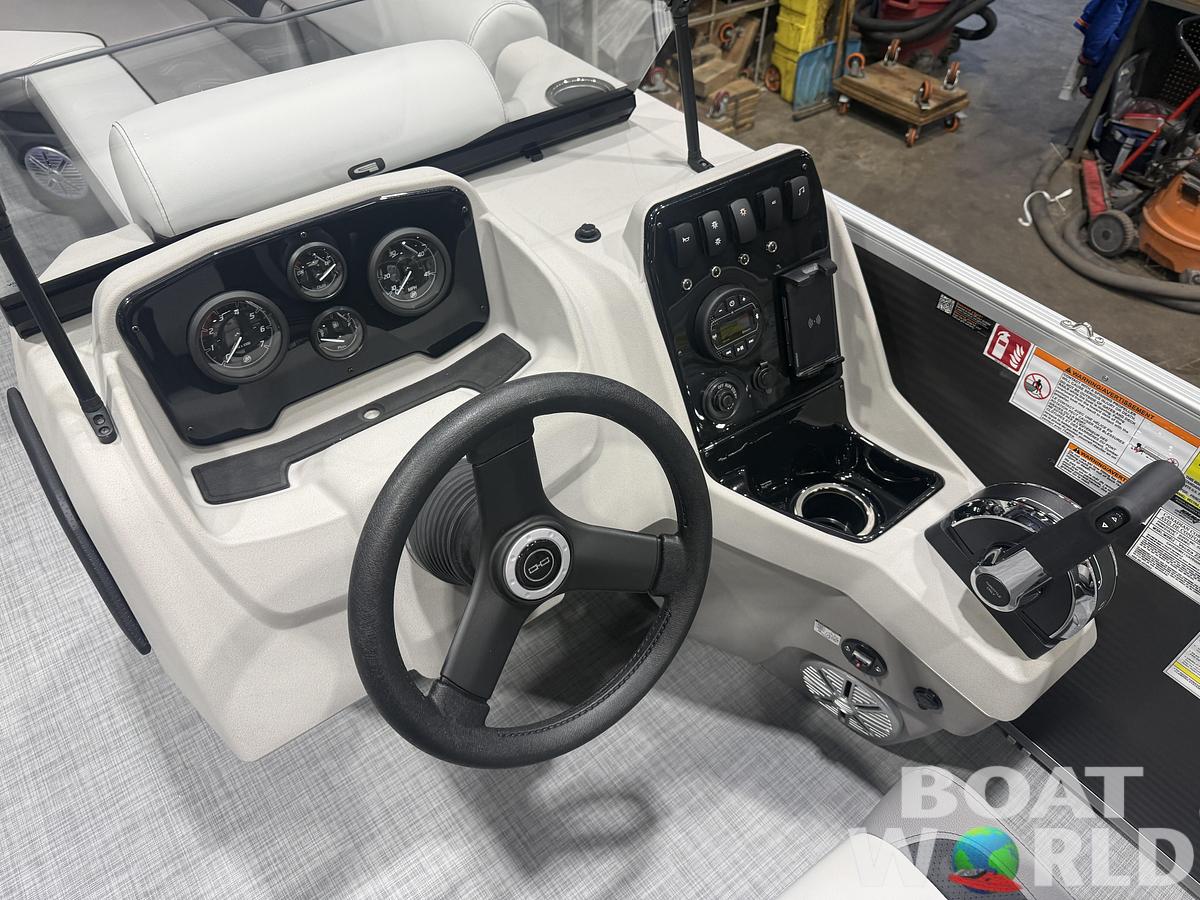 2026 Princecraft Vectra 23 RL SS Swingback Tritoon