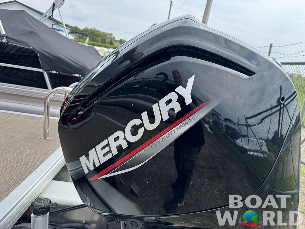 Used 2023 Sun Tracker Party Barge® 20 DLX