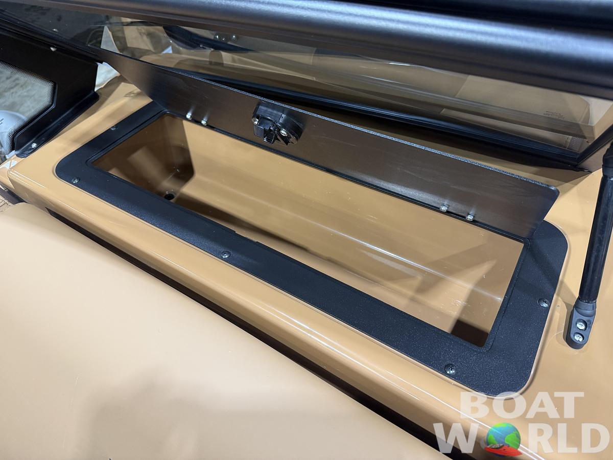 2026 Tahoe Pontoons LTZ 2385 Elite Windshield Tritoon 