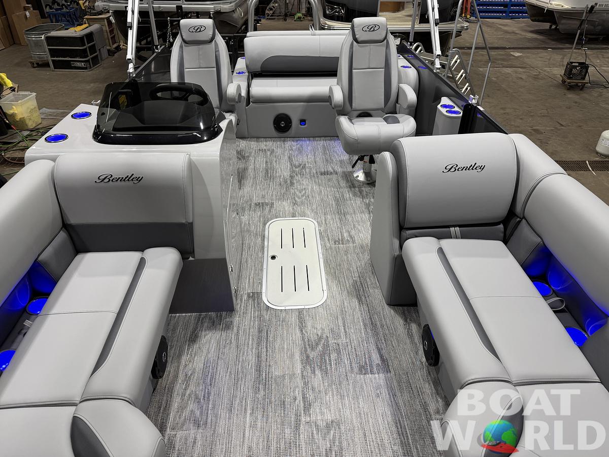2026 Bentley Pontoons Legacy 223 Swingback Tritoon 