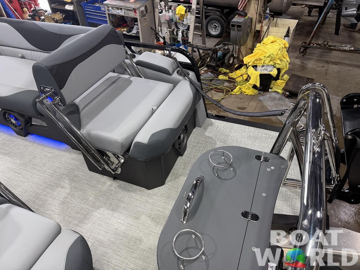 2027 Tahoe LTZ 300HP QLS 2585 Tritoon $71,995