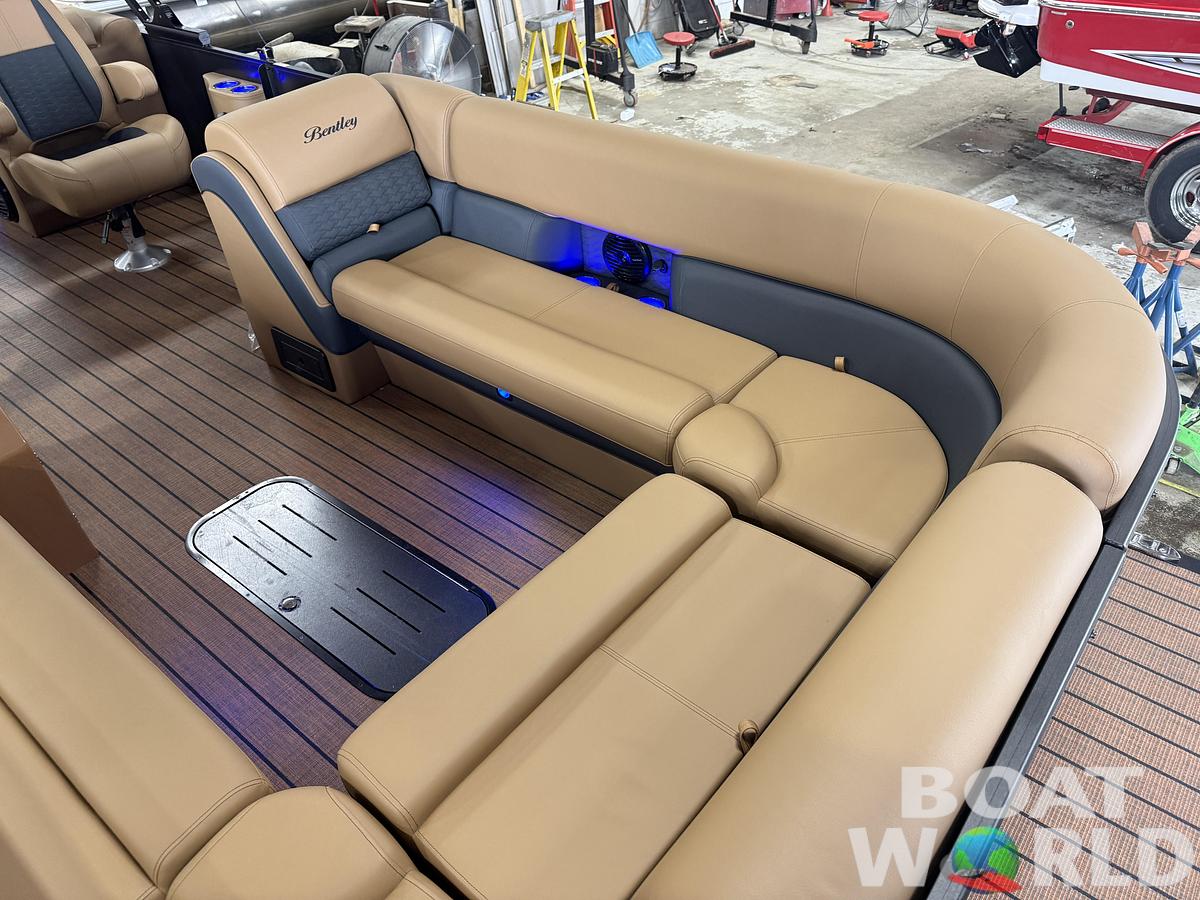 2026 Bentley 300HP Elite 253 Admiral Quad Lounge Tritoon $79995