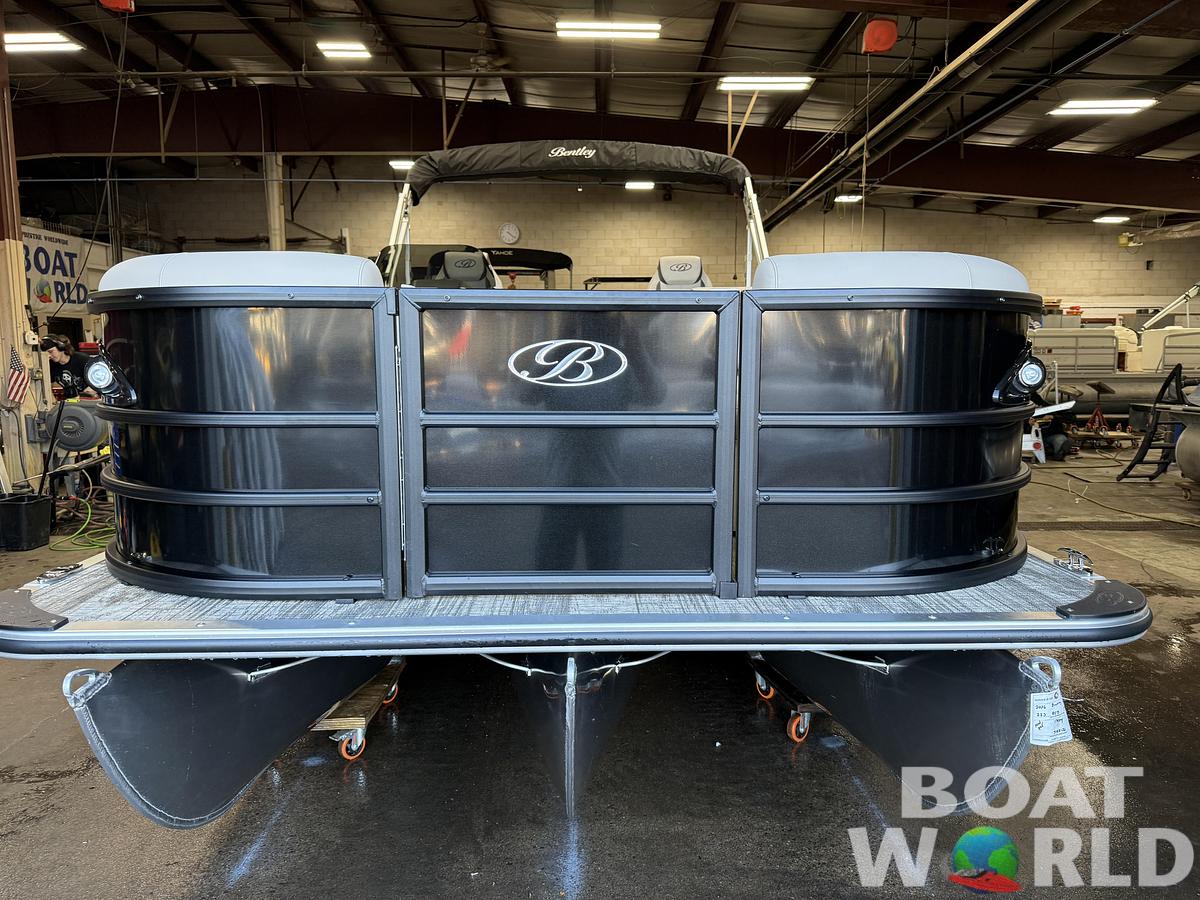 2026 Bentley Pontoons Legacy 223 QSB Swingback Tritoon 