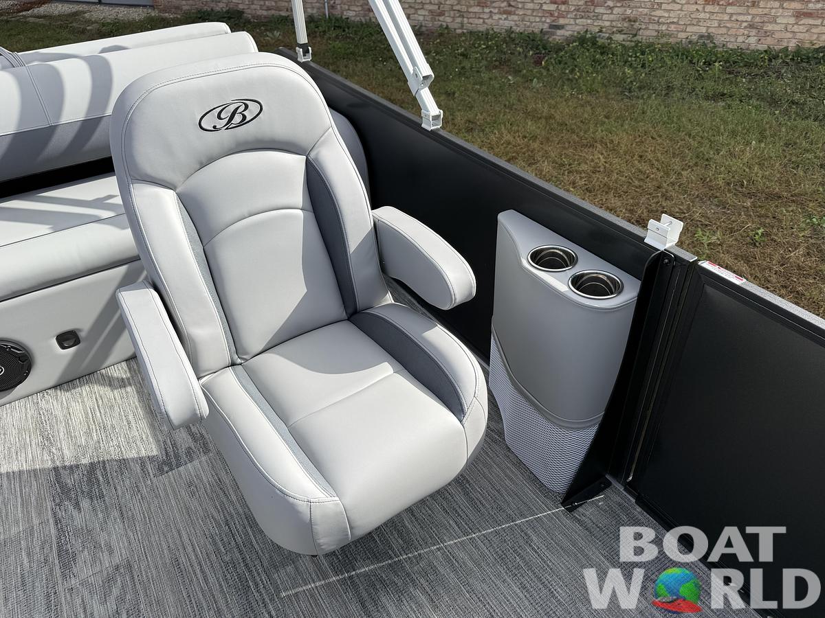2026 Bentley Pontoons Legacy 220 Swingback 