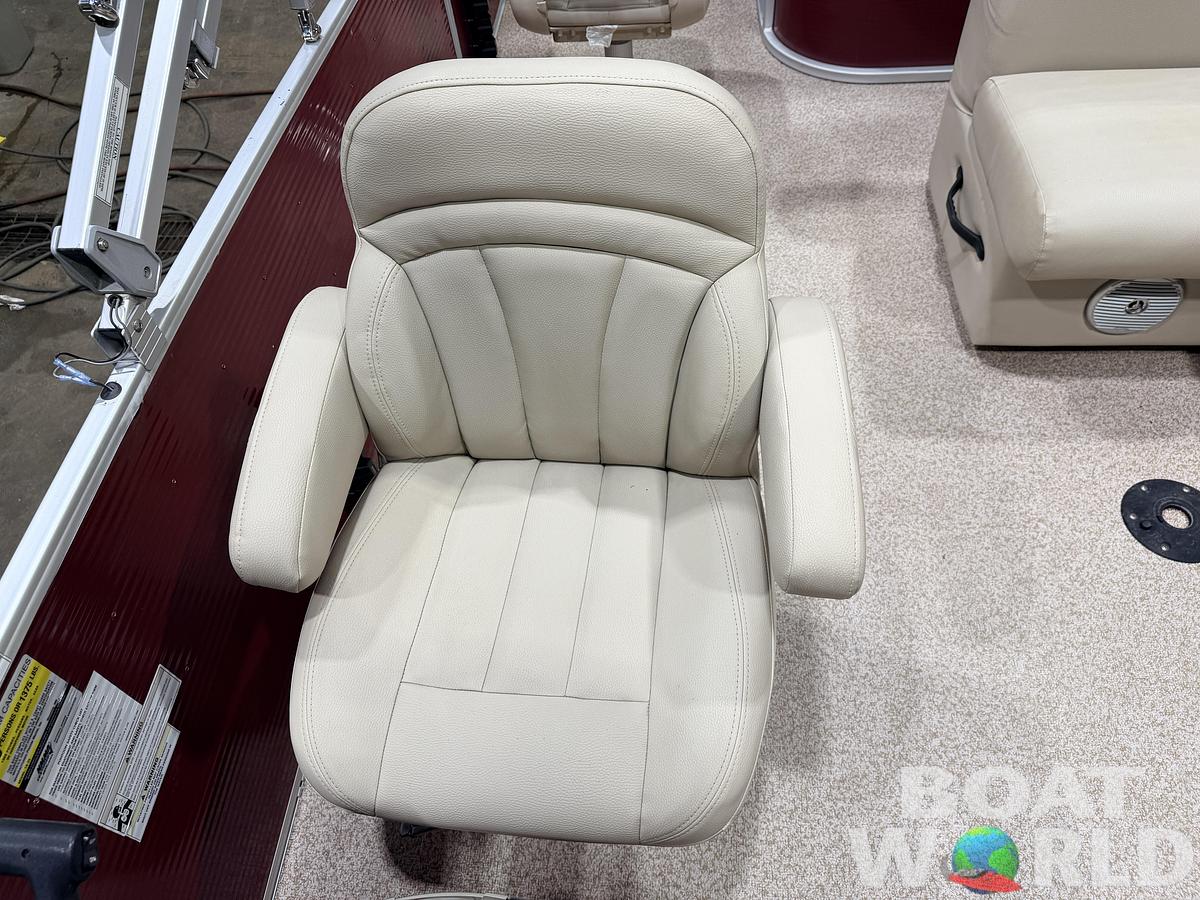 Used 2016 Weeres 200 Allure Fish Pontoon