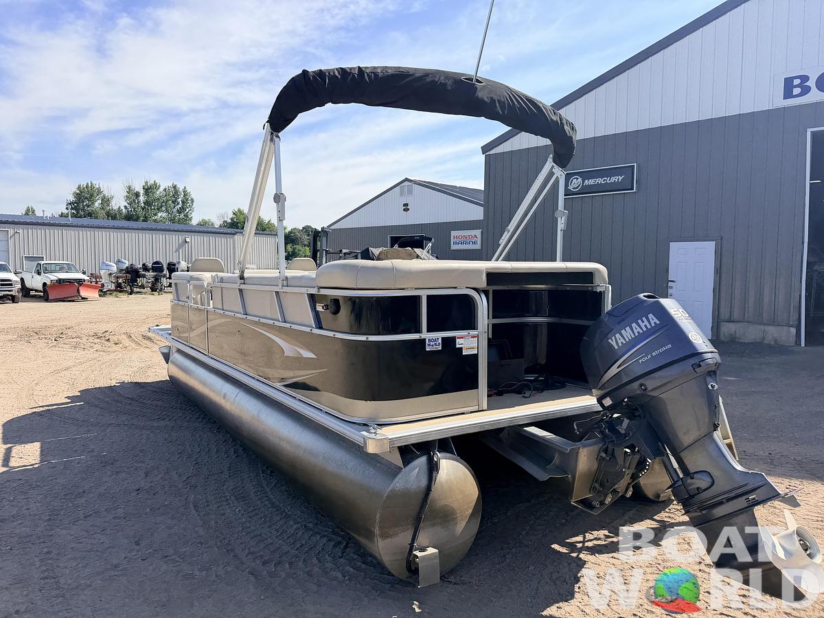 Used 2012 SunChaser 22 Fish 'N Cruise & 50HP Yamaha 4Stroke -$17,995