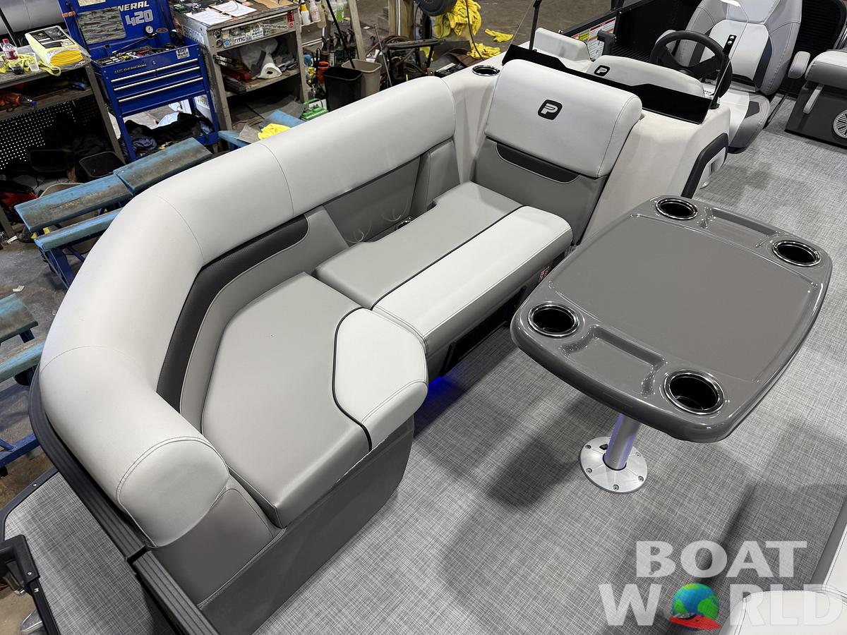 2026 Princecraft Vectra 21 RL Swingback Lounge $31995