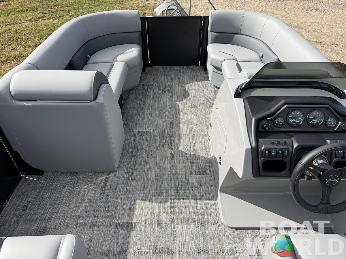 2026 Bentley Pontoons Legacy 220 Swingback 
