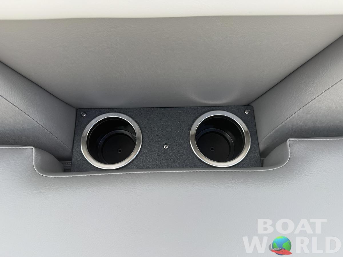 2026 Princecraft Vectra 21 RL Swingback Lounge Pontoon & Mercury 4-Stroke EFI