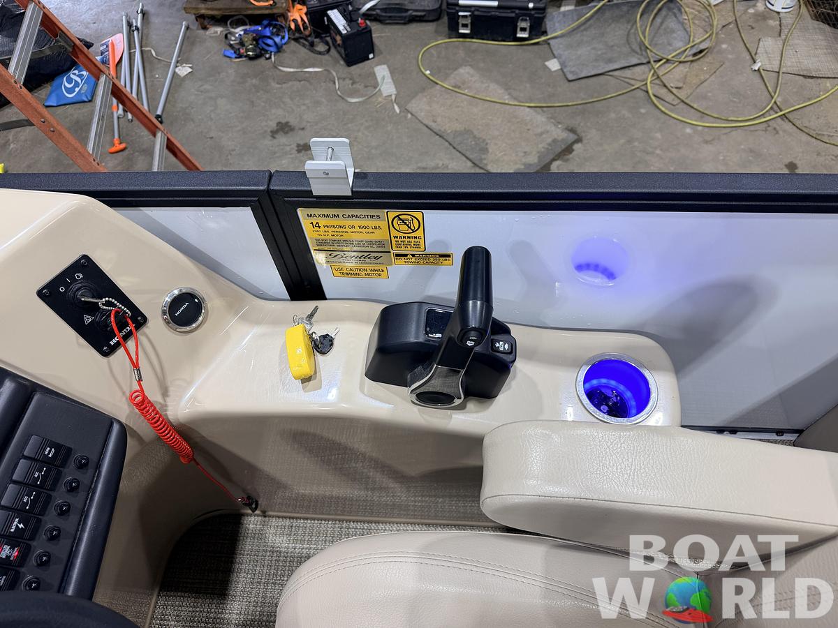 Used 2022 Bentley Pontoons Legacy 200 Navigator Quad Lounge & 100HP Honda 4Stroke -$34,995