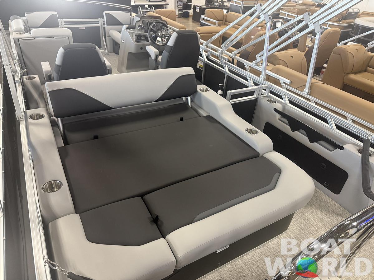 2027 Tahoe Sport VRB 2180 Swingback & 4-Stroke $33995