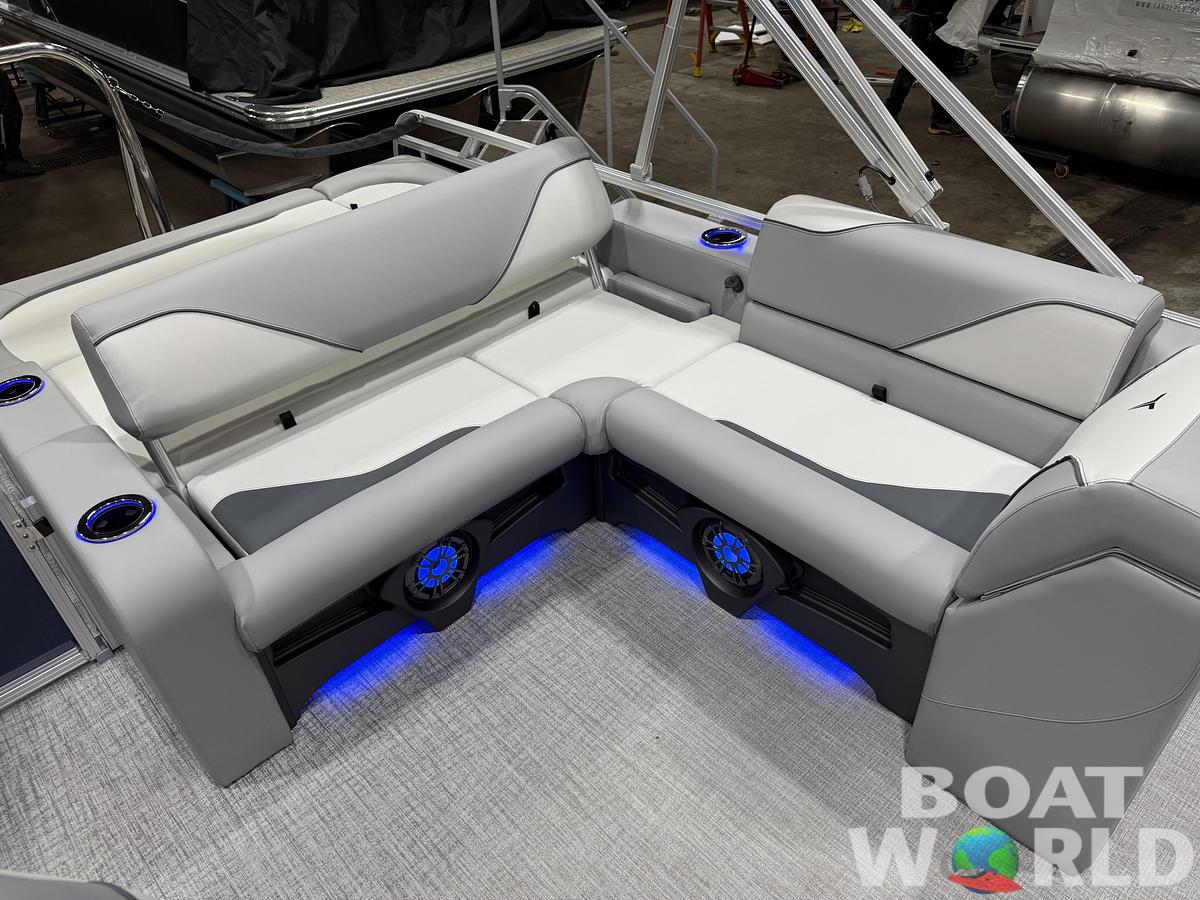 2026 Tahoe Sport 2385 Swingback (VRB) Tritoon 