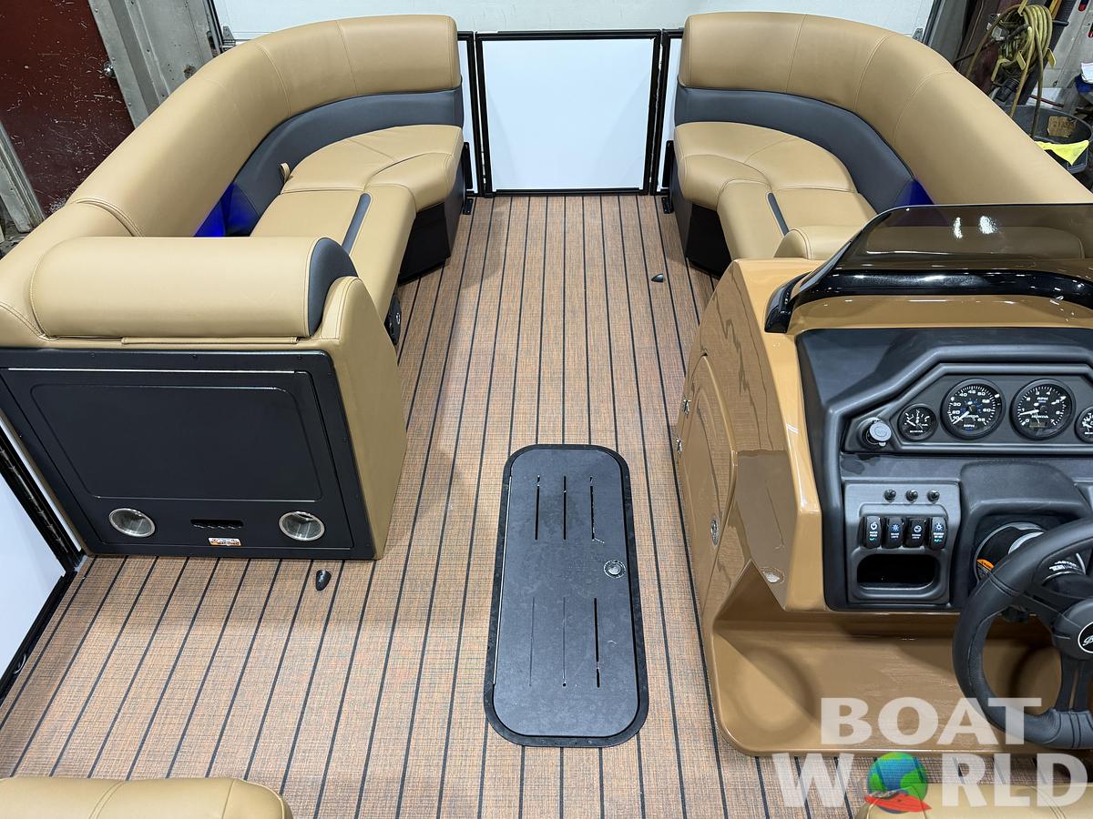 2026 Bentley Pontoons Legacy 223 Swingback Tritoon 