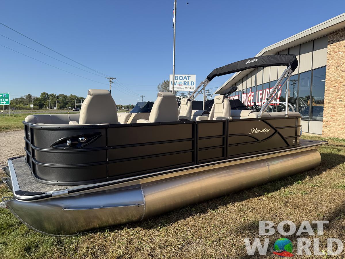 2026 Bentley Pontoons Legacy 223 Navigator DL Quad Lounge Tritoon & Honda 4-Stroke EFI