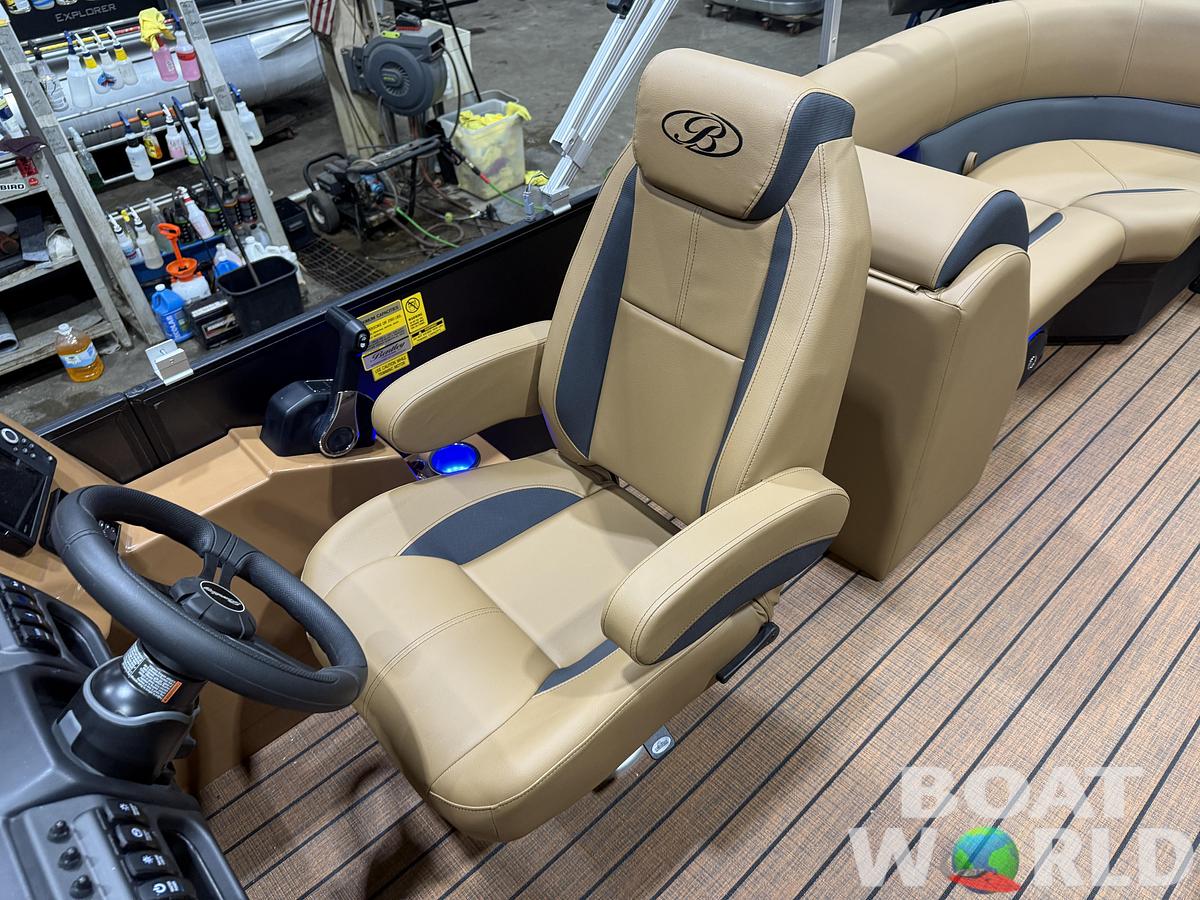 2026 Bentley Legacy 220 Navigator DL Quad Lounge $42995