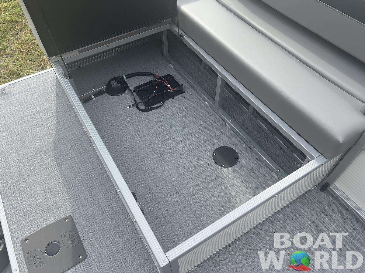 2026 Princecraft Vectra 23 RL Dinette Swingback Pontoon 