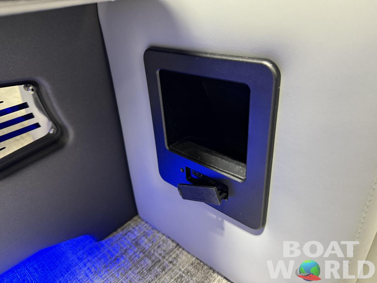 2025 Tahoe Pontoons Cascade 2385 Quad Lounge Shift SS Tritoon & Honda 4-Stroke EFI