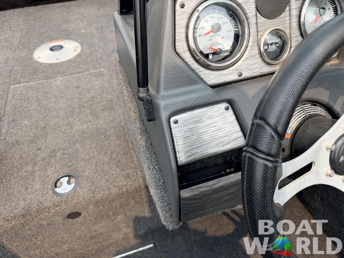 Used 2017 Alumacraft Competitor 165 Sport & 90HP Suzuki 4Stroke -$24,995