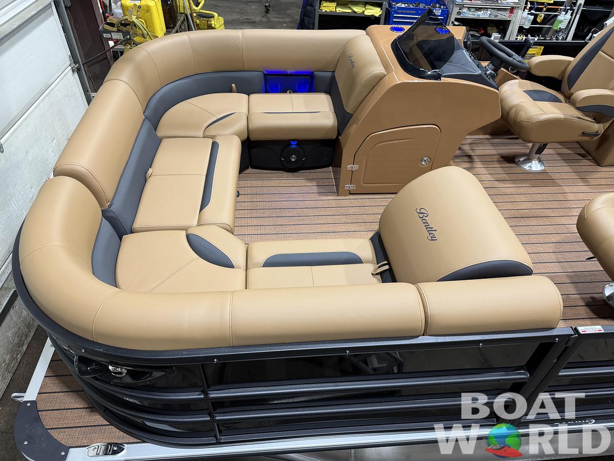 2026 Bentley Pontoons Legacy 200 Navigator Quad Lounge $39995