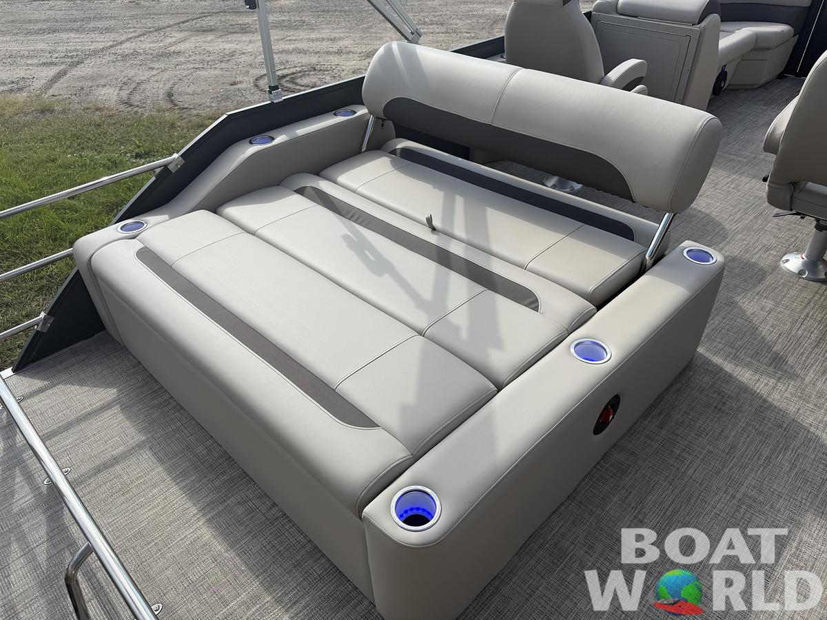 2026 Bentley Pontoons Legacy 220 Swingback & Honda 4-Stroke EFI