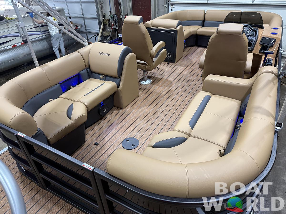 2026 Bentley Pontoons Legacy 200 Navigator Quad Lounge $39995