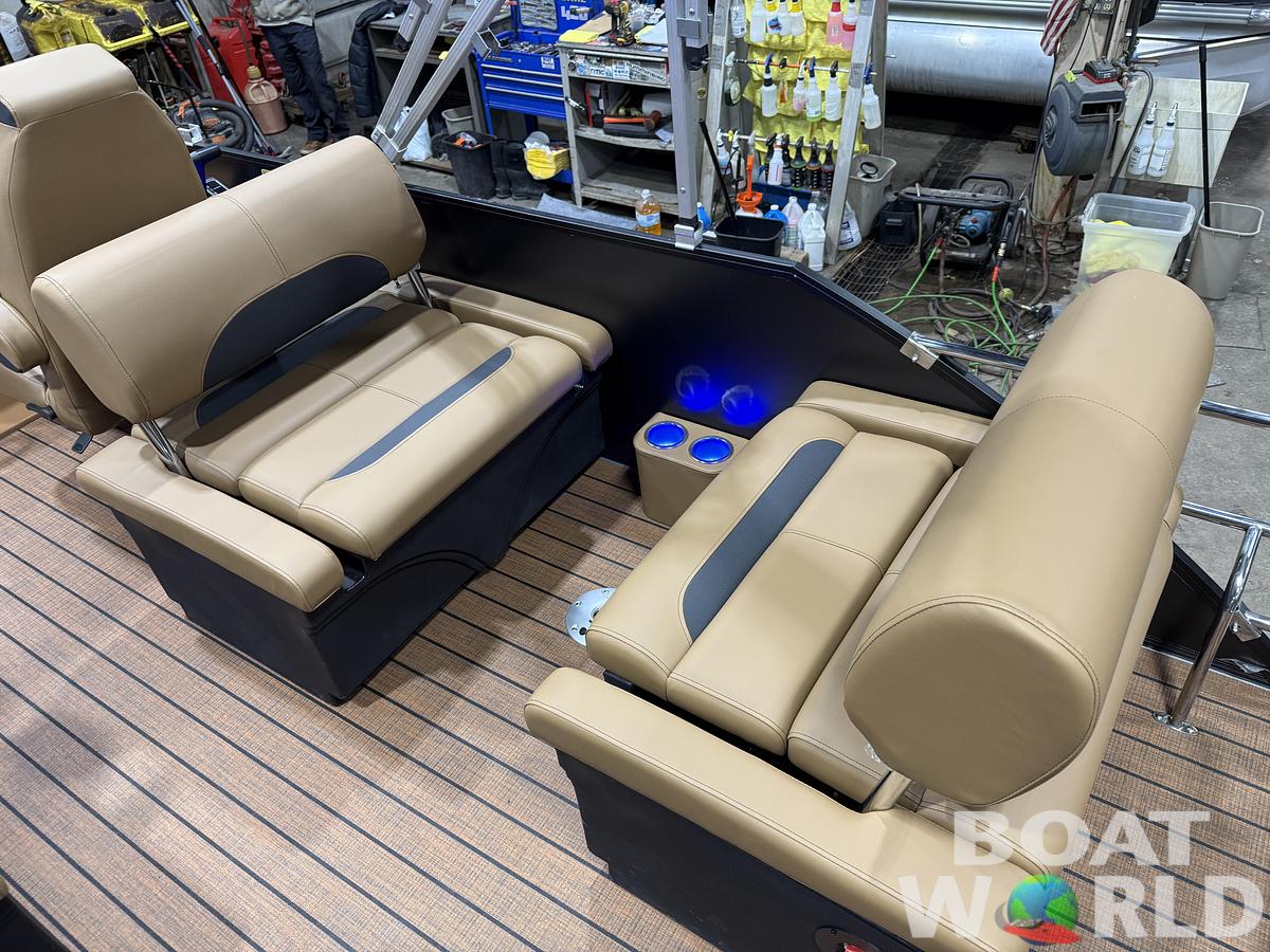 2026 Bentley Legacy 220 QSB Swingback $43995