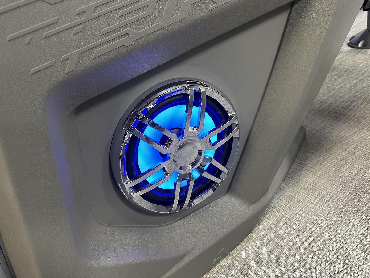 2025 Tahoe Pontoons Cascade 2385 Cruise Rear Bench Tritoon & Honda 225HP 4-Stroke EFI