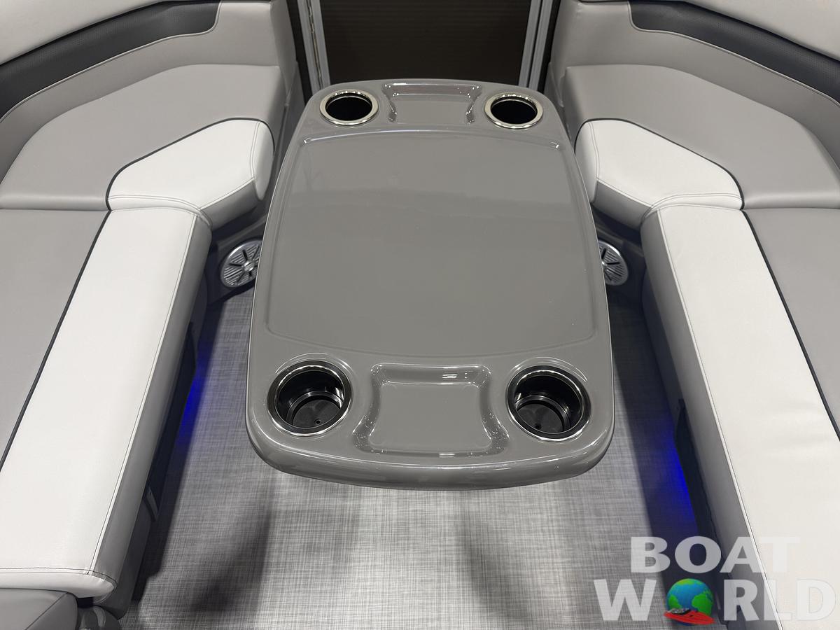 2026 Princecraft Vectra 23 RL Dinette Swingback Pontoon