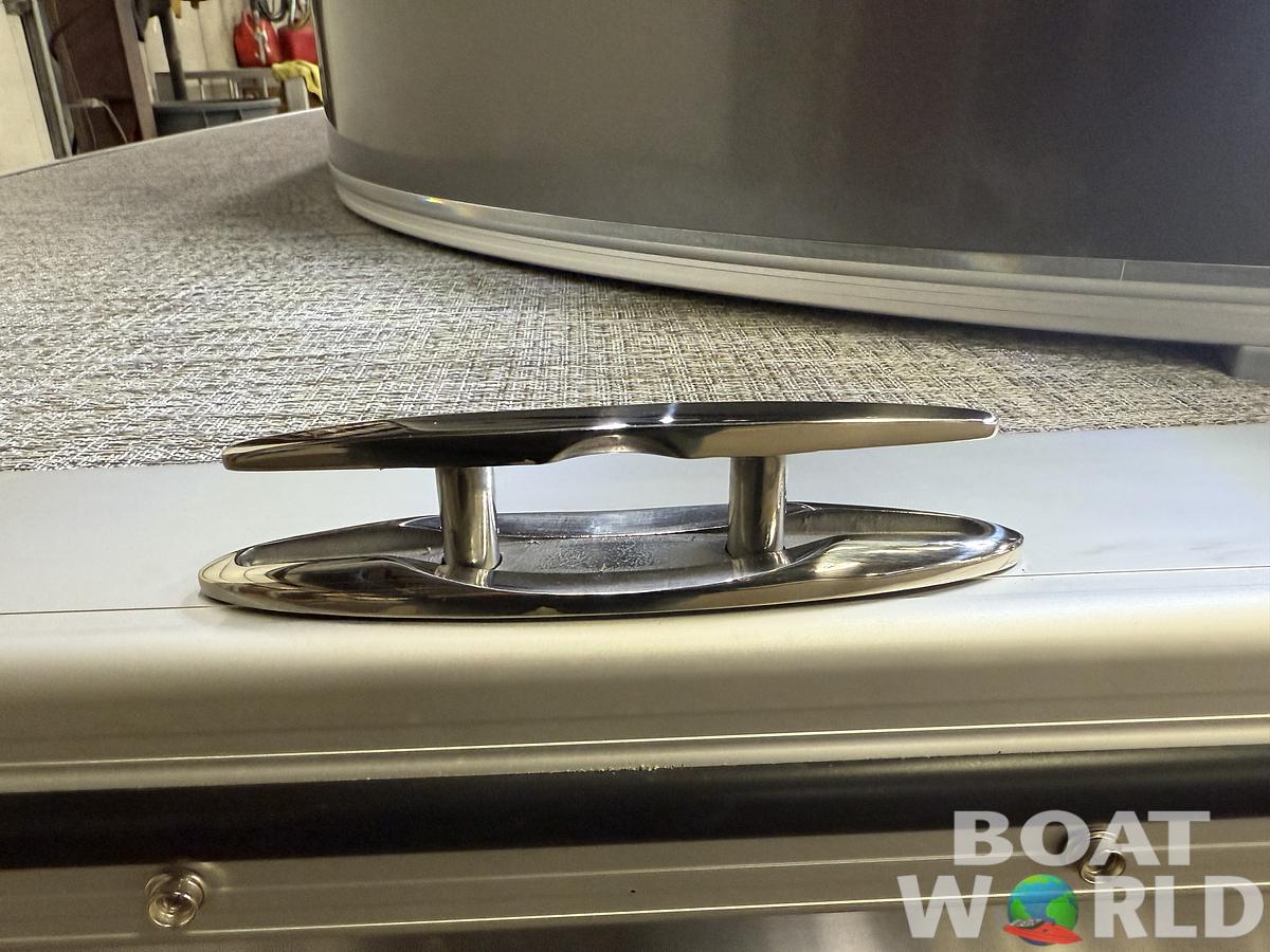 2025 Tahoe Pontoons Cascade 2385 Elite Cruise Tritoon & Honda 4-Stroke EFI