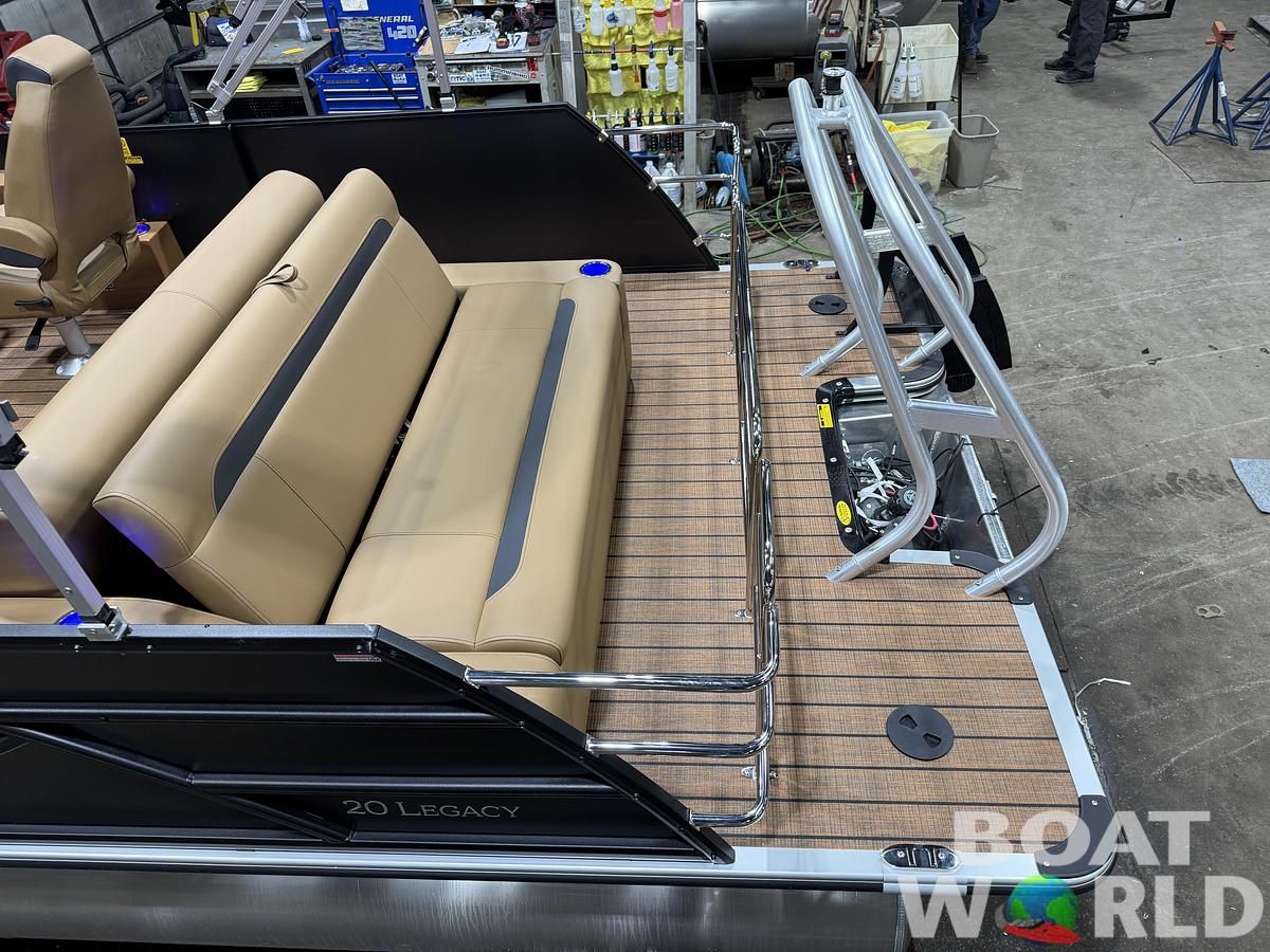 2026 Bentley Legacy 200 Swingback Pontoon $40995