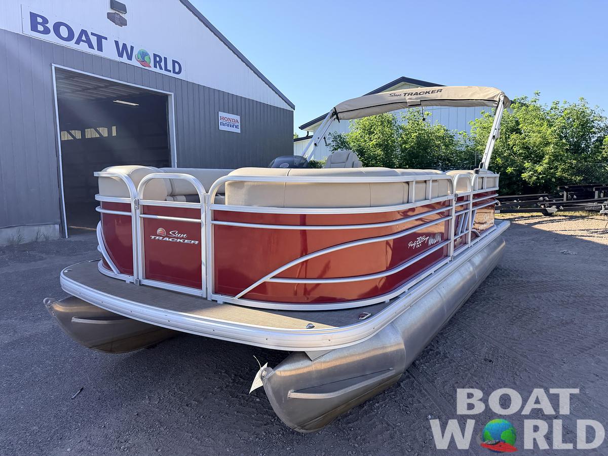Used 2023 Sun Tracker Party Barge 20 DLX & 90HP Mercury 4Stroke -$27,995