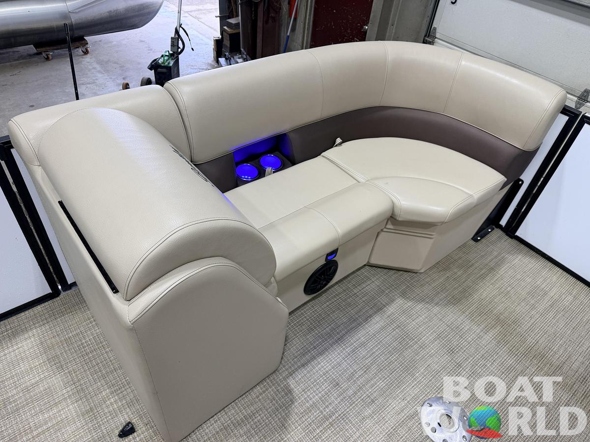 Used 2022 Bentley Pontoons Legacy 200 Navigator Quad Lounge & 100HP Honda 4Stroke -$34,995
