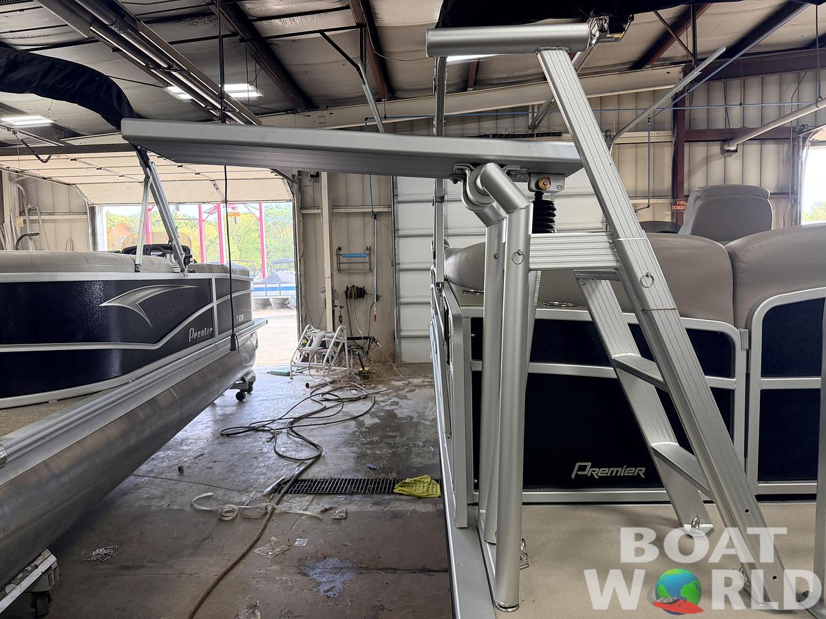 Used 2012 Premier 250 Intrigue & 140HP Suzuki 4Stroke -$21,995