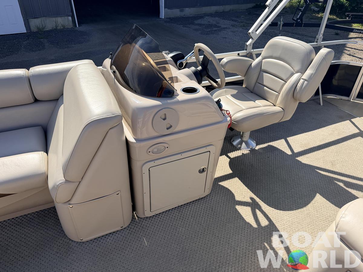 Used 2012 SunChaser 22 Fish 'N Cruise & 50HP Yamaha 4Stroke -$17,995