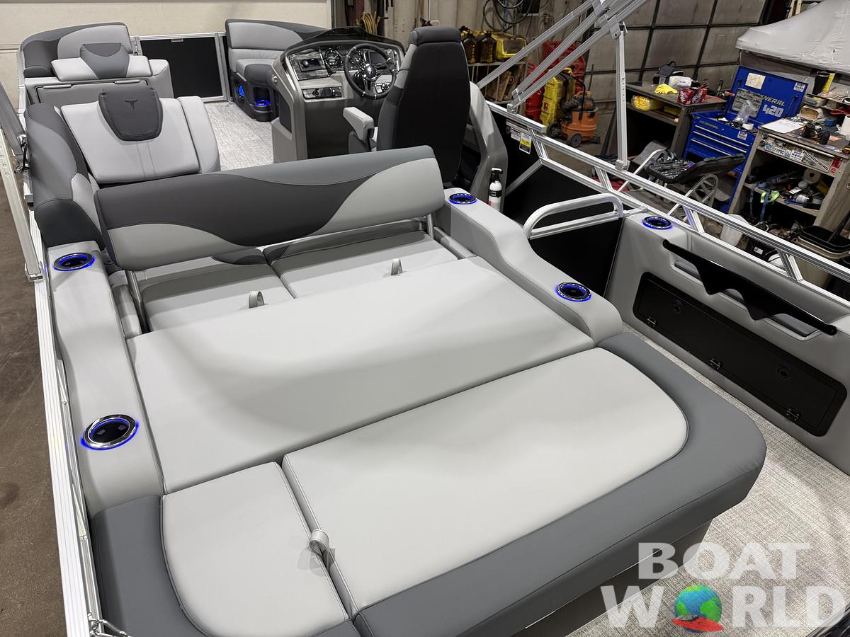 2026 Tahoe Pontoons LTZ 2385 Swingback (VRB) Tritoon 