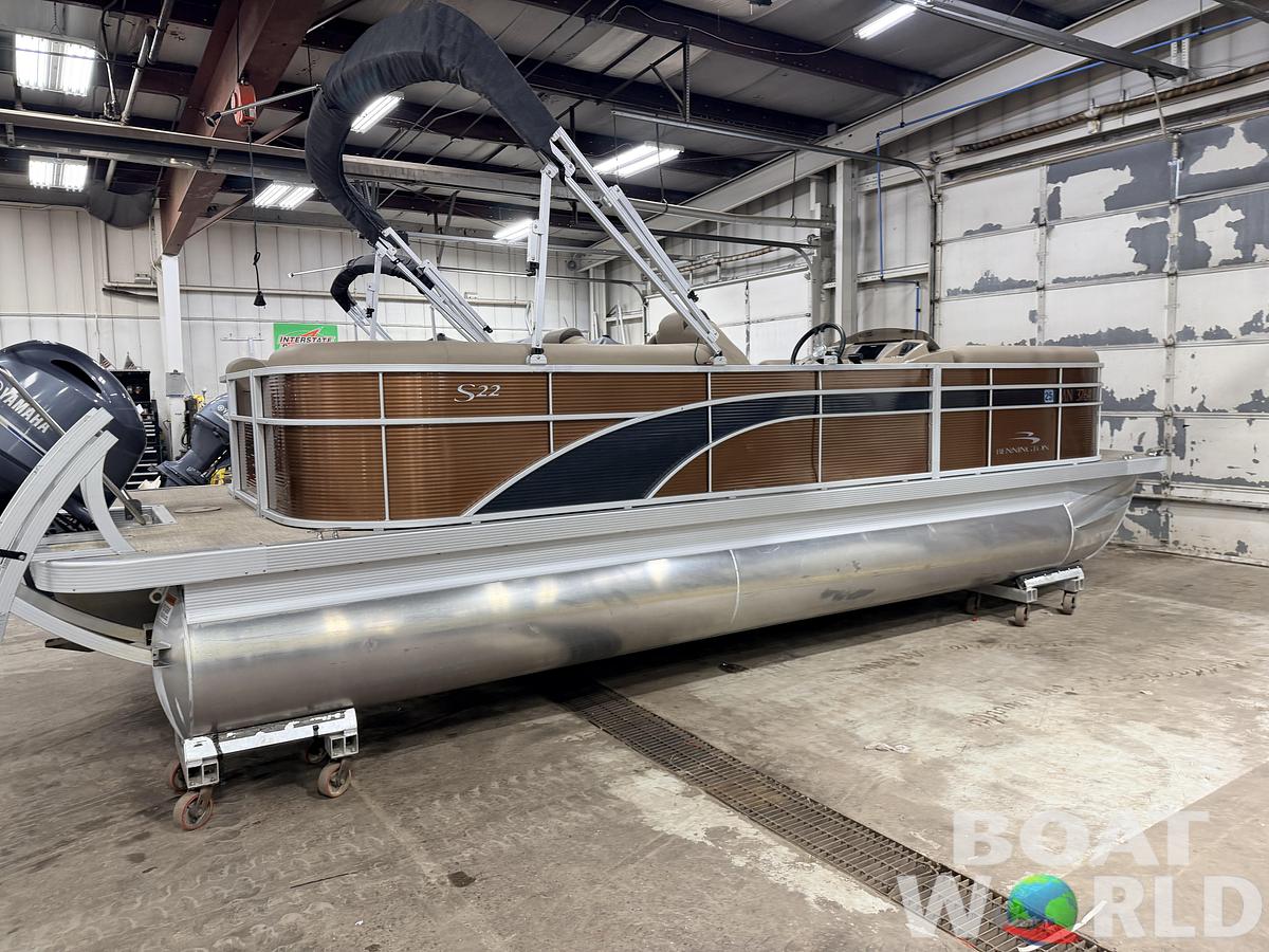 Used 2020 Bennington 22S Quad Lounge Pontoon