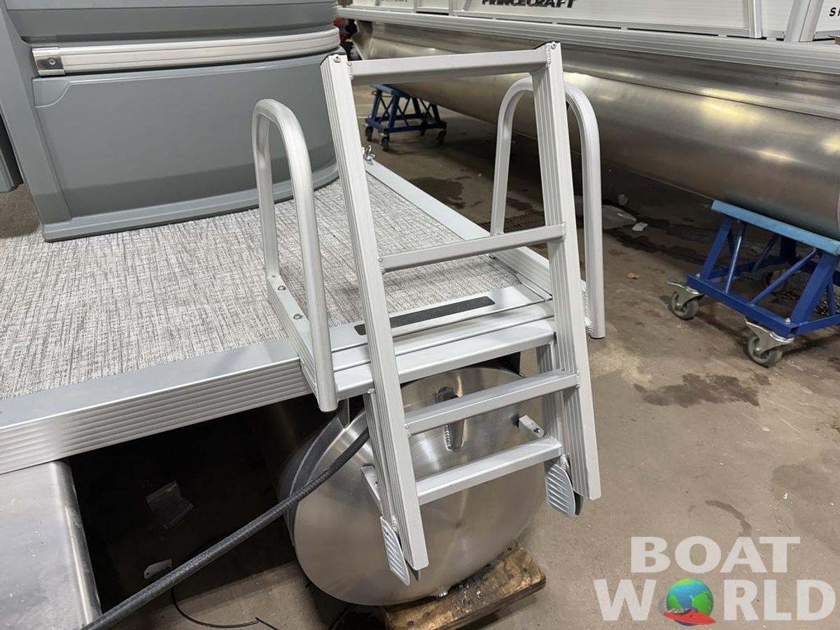 2025 Tahoe Pontoons Aura 2185 Quad Lounge & 90HP 4-Stroke EFI