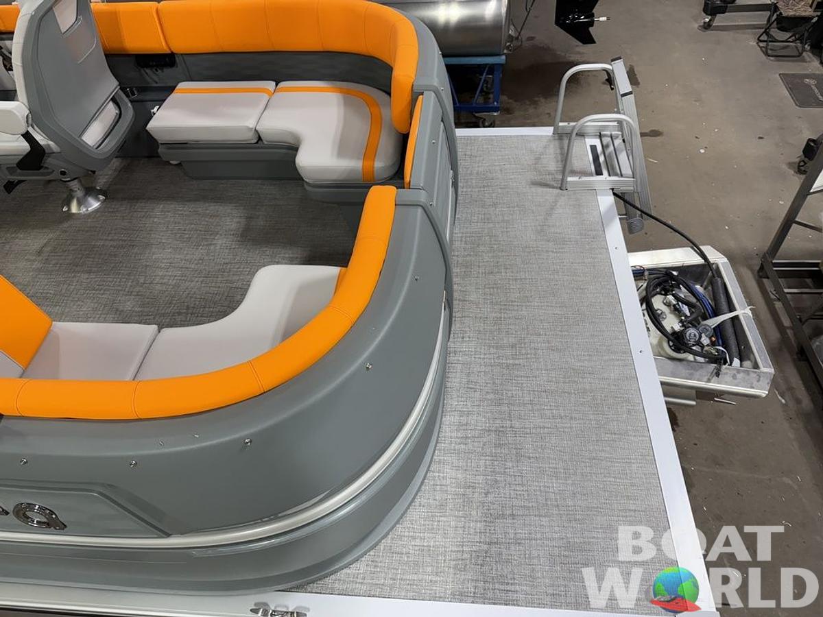 2025 Tahoe Pontoons Aura 2185 Quad Lounge & 90HP 4-Stroke EFI