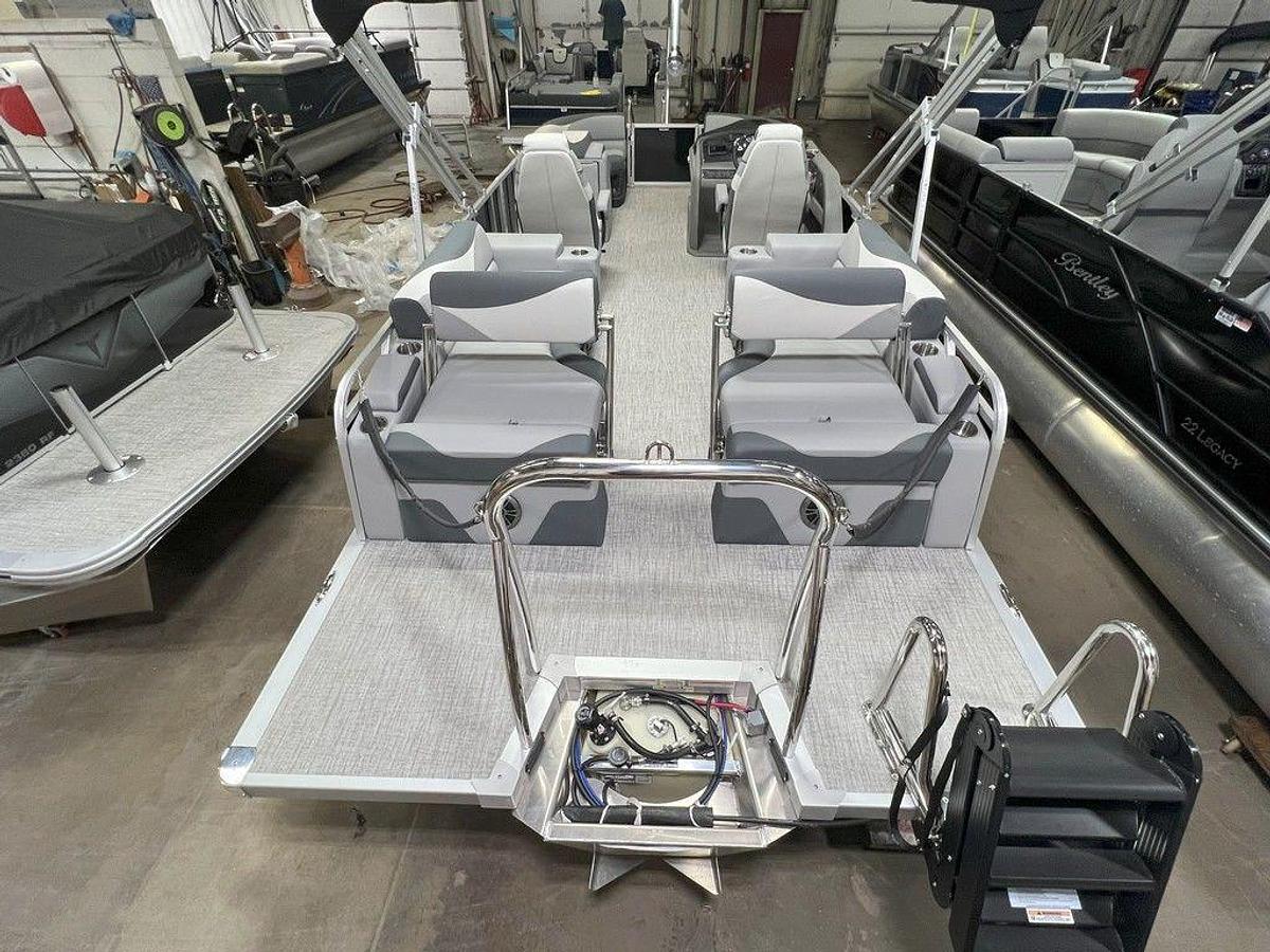 2025 Tahoe Pontoons LTZ 2385 Quad Lounge Shift SS & Honda 4-Stroke EFI