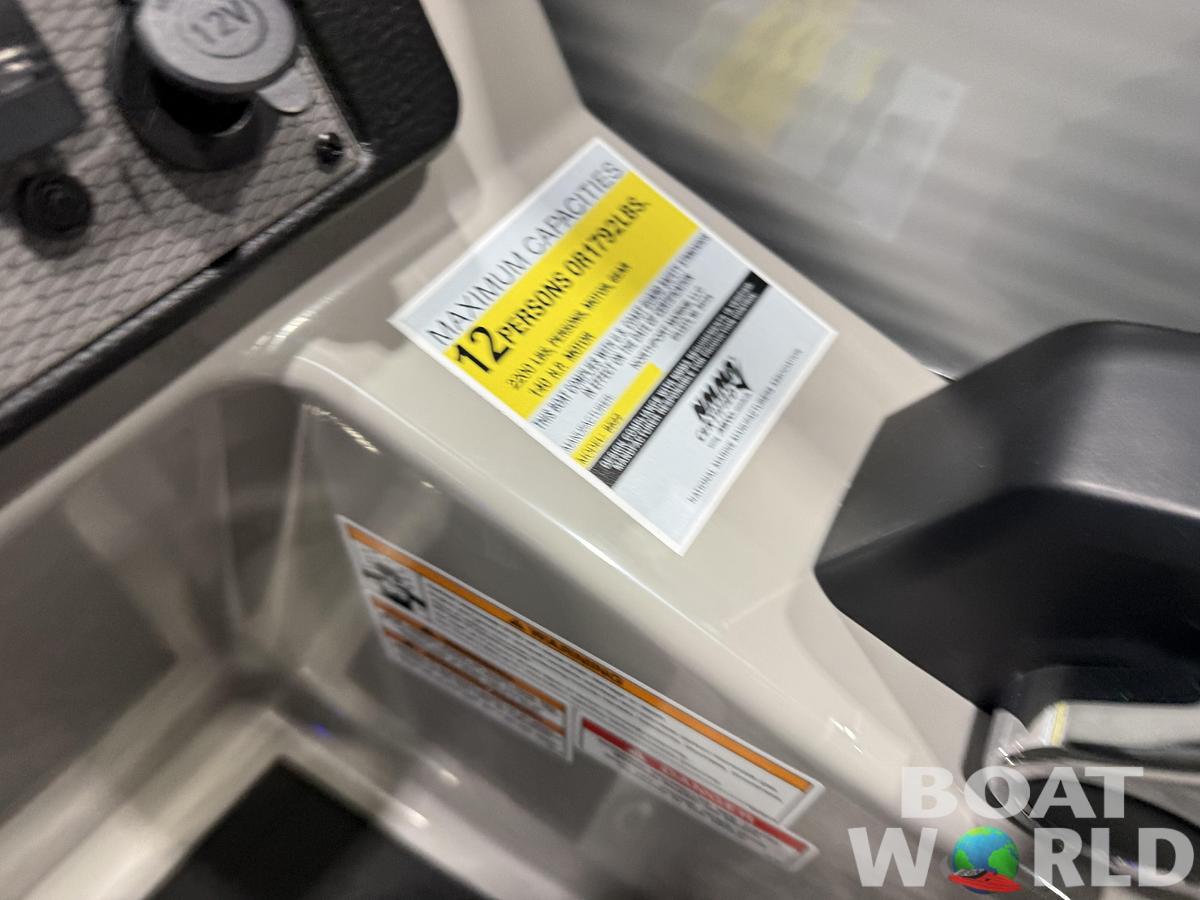 2026 Montego Bay 8522 Swingback Deluxe Pontoon