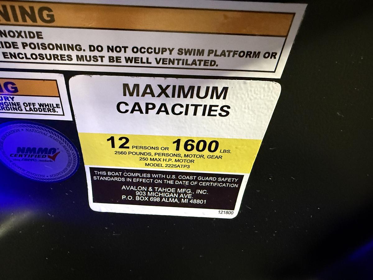 2025 Tahoe Pontoons Cascade 2385 Quad Lounge Tritoon & 225HP 4-Stroke