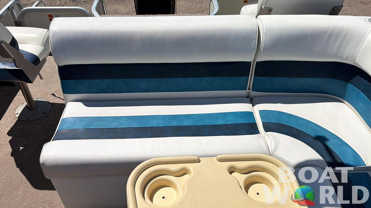 Used 2001 Lowe SunCruiser Trinidad 204 & 50HP Mercury 4Stroke -$11,995