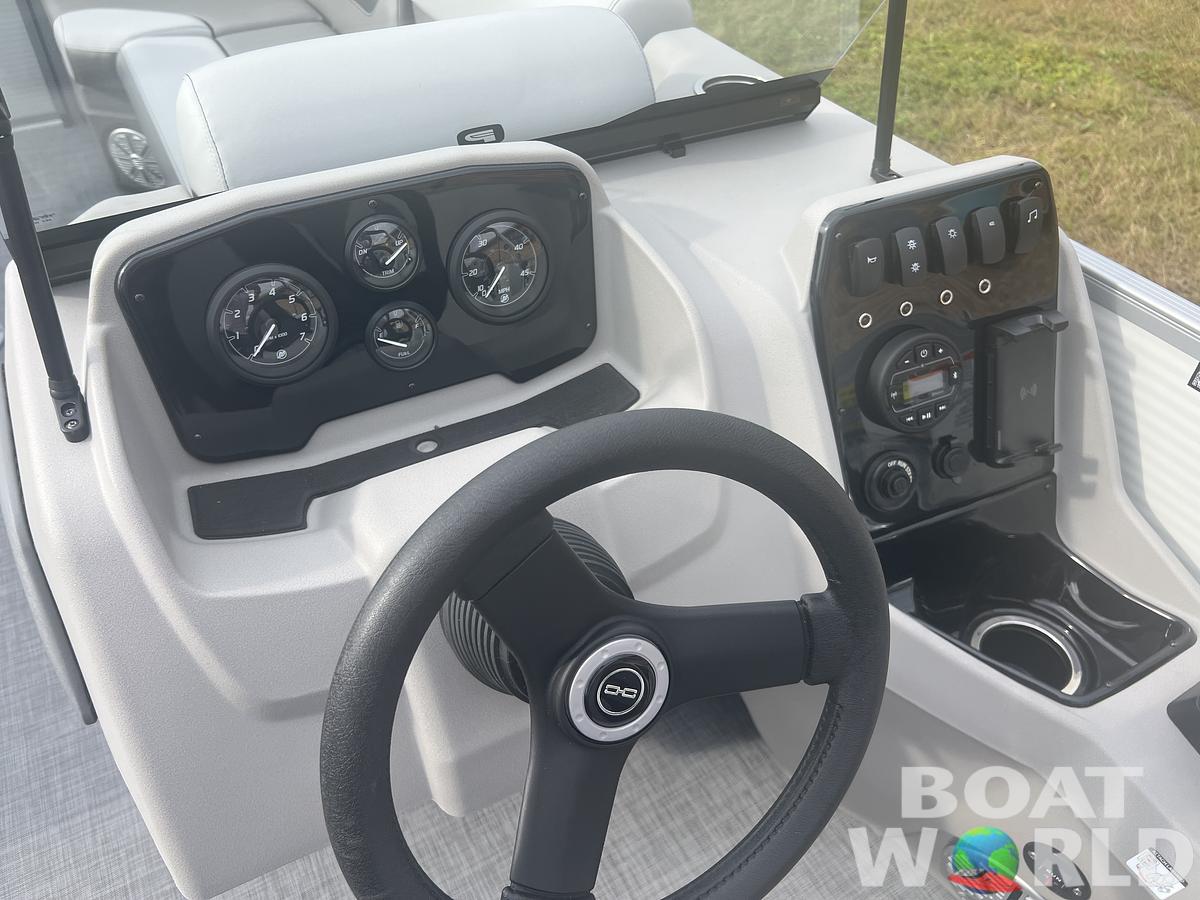 2026 Princecraft Vectra 23 RL Dinette Swingback Pontoon 